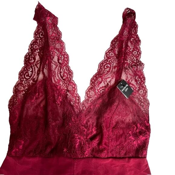 Marilyn Monroe New Show Me Off Negligee Stretchy Bodysuit Maroon Size Small - Picture 10 of 16